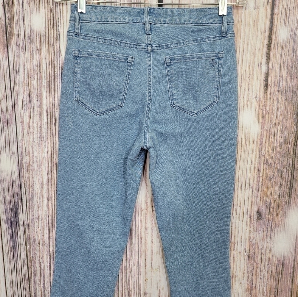 𝅺Martha Stewart Embroidered 5-Pocket Ankle Jeans - Picture 6 of 14
